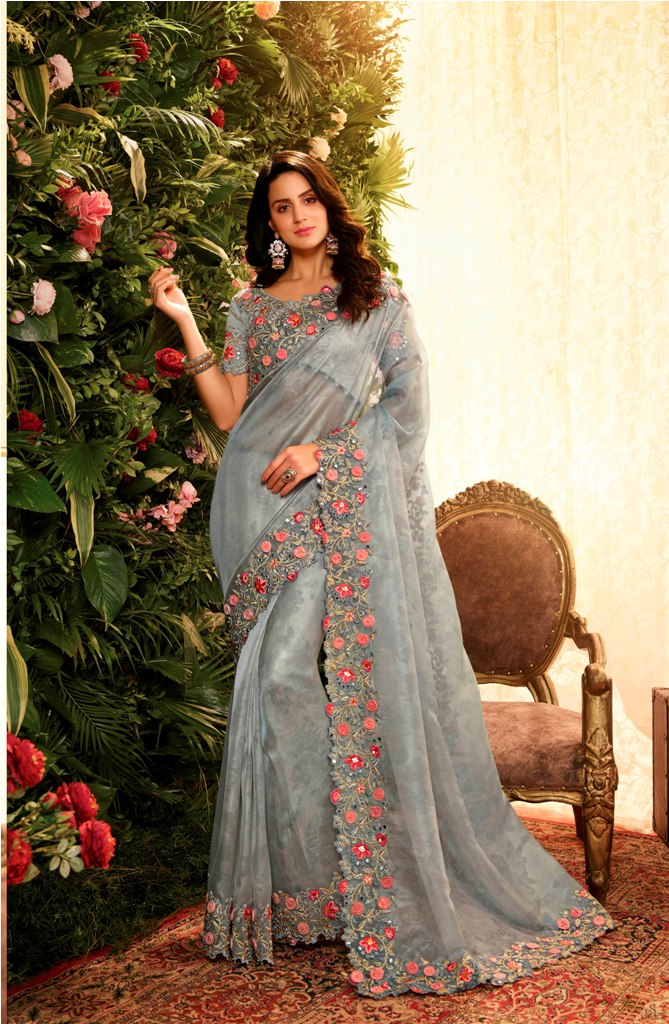 Flaunt Your Rich And Elegant Taste Wearing This Elegant Looking Designer Saree