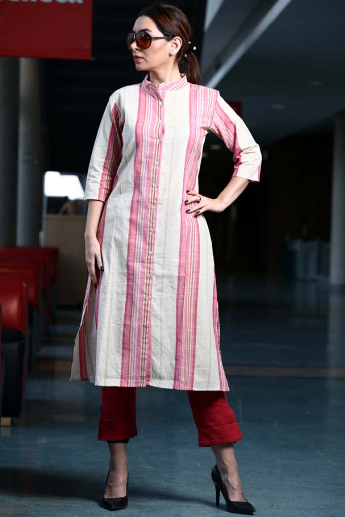 Simple And Elegant Kurta Set Is Here In Simple Colored Kurti Paired With Plazzo