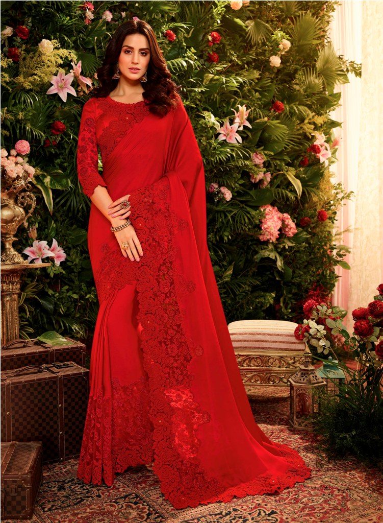 Flaunt Your Rich And Elegant Taste Wearing This Elegant Looking Designer Saree