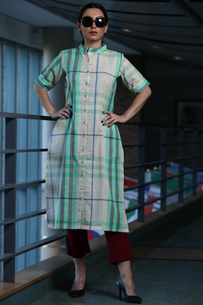 Simple And Elegant Kurta Set Is Here In Simple Colored Kurti Paired With Plazzo