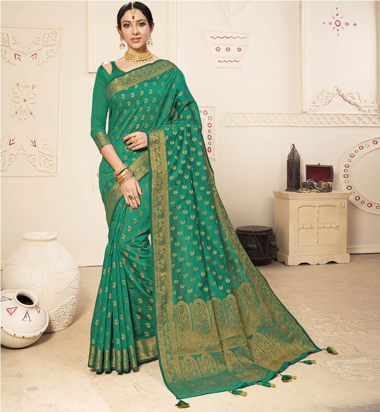 Flaunt Your Rich And Elegant Taste Wearing This Lovely Silk Based Saree