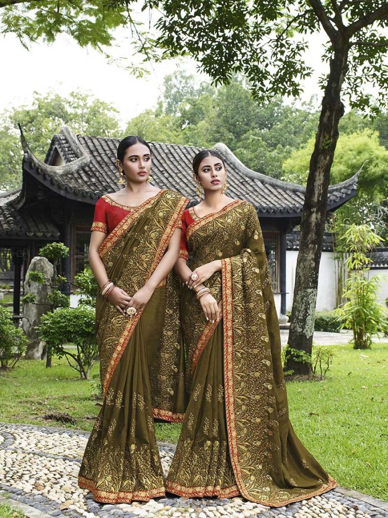 Celebrate This Festive And Wedding Season Wearing This Heavy Designer Saree