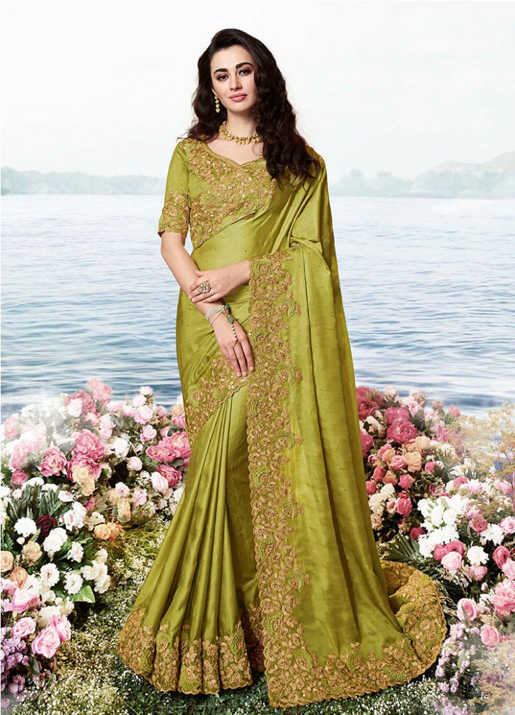 Flaunt Your Rich And Elagant Taste Wearing This Pretty Designer Saree